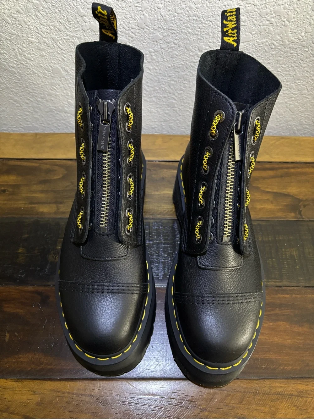Dr. Martens Women’s Sinclair Max Platform Boot. Black. Size 11.